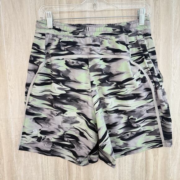 Lululemon Pace Breaker 7” Inseam Shorts Mens Small Linerless Paint Glide Multi - Picture 2 of 9